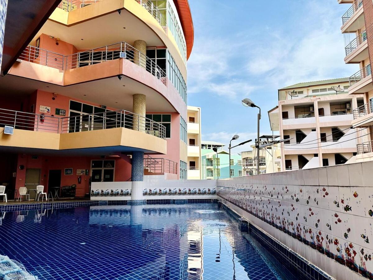 Wisdom Burg Bangsaen, Pool, Gym Lejlighedshotel Ban Rong Khoei Eksteriør billede
